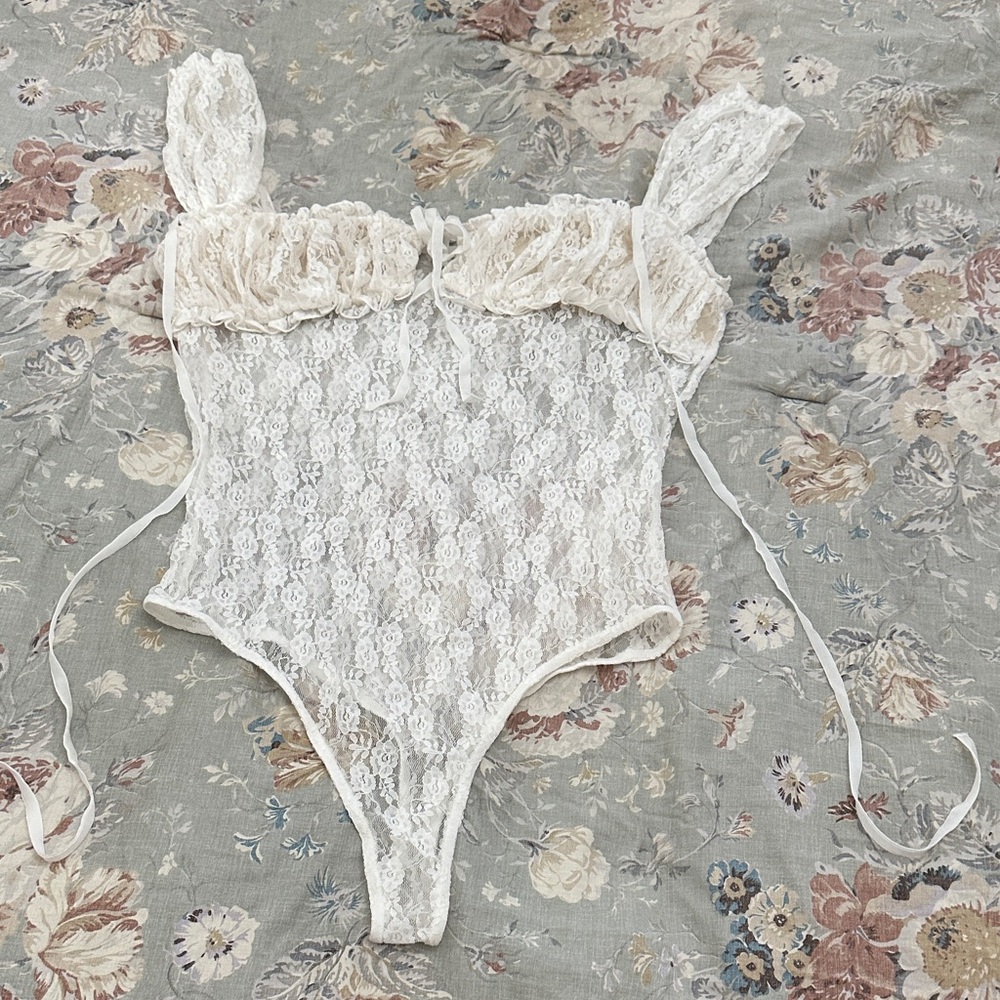 Lace Bodysuit!!
